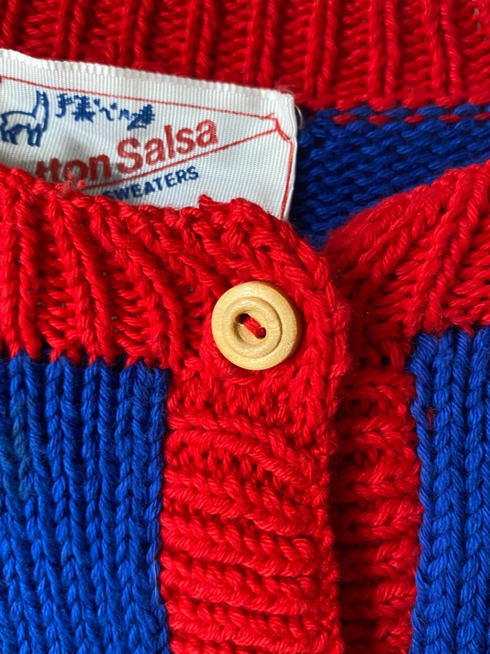 Horseriding themed 3D knit cardigan - Picture 7 of 15